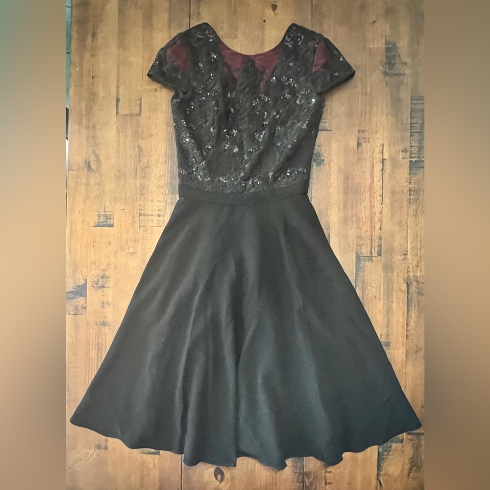 NWOT Dress the Population Lace & Flare Party Dress Sz S Wednesday Vibes